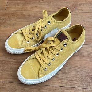 Women’s Yellow Converse Size 7